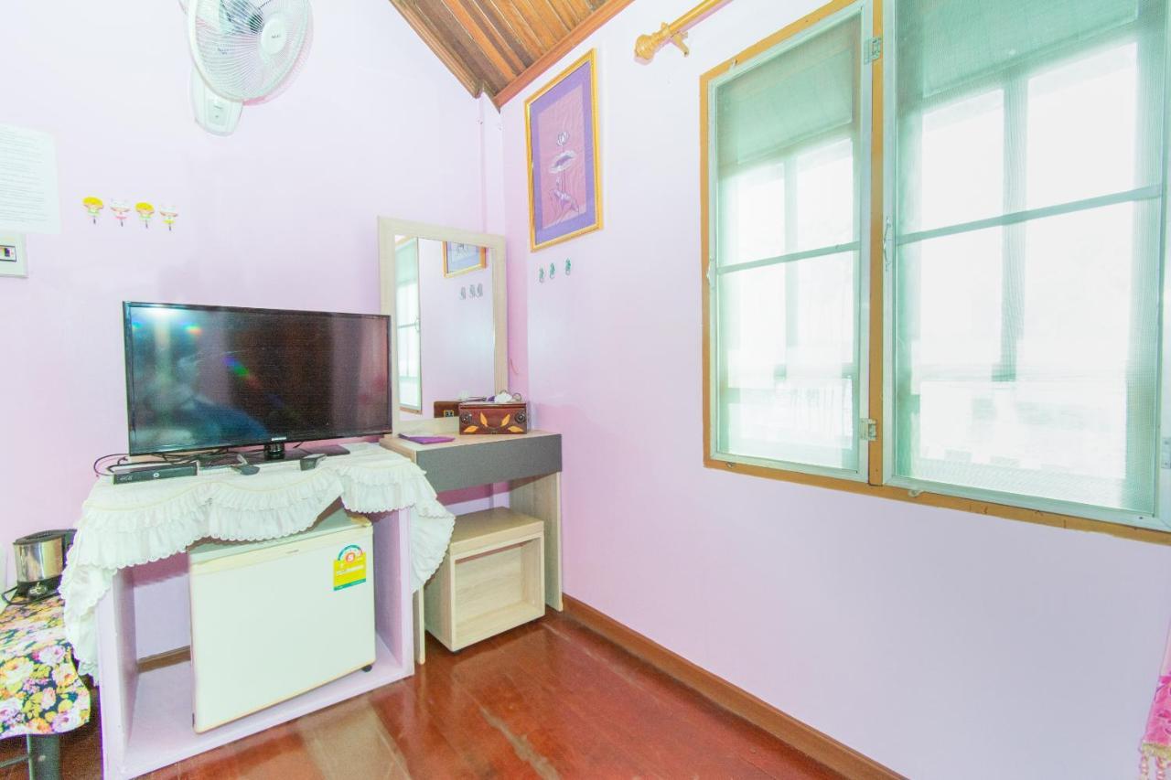 Oyo 712 Baandin Resort Фетчабури Екстериор снимка