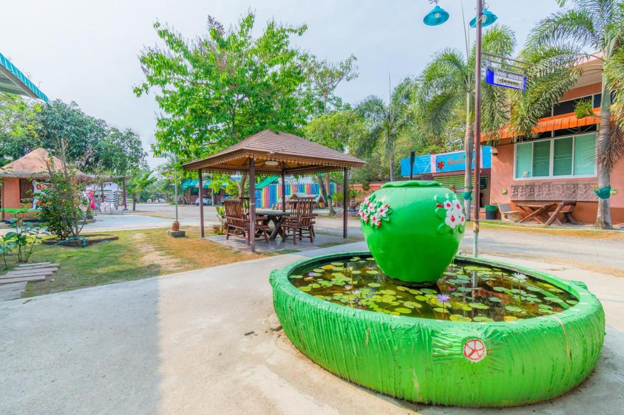Oyo 712 Baandin Resort Фетчабури Екстериор снимка