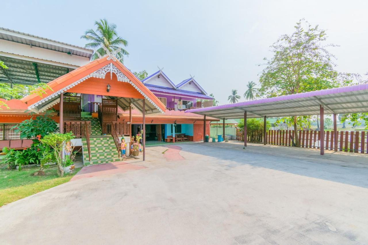 Oyo 712 Baandin Resort Фетчабури Екстериор снимка
